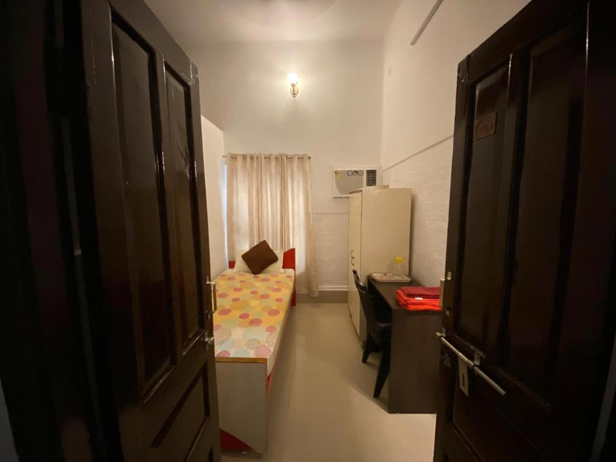 The Sunaina Hotel Váránaszi Kültér fotó